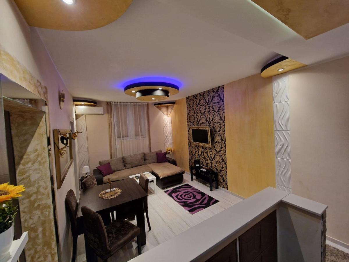Appartamento Gold Belgrado Esterno foto